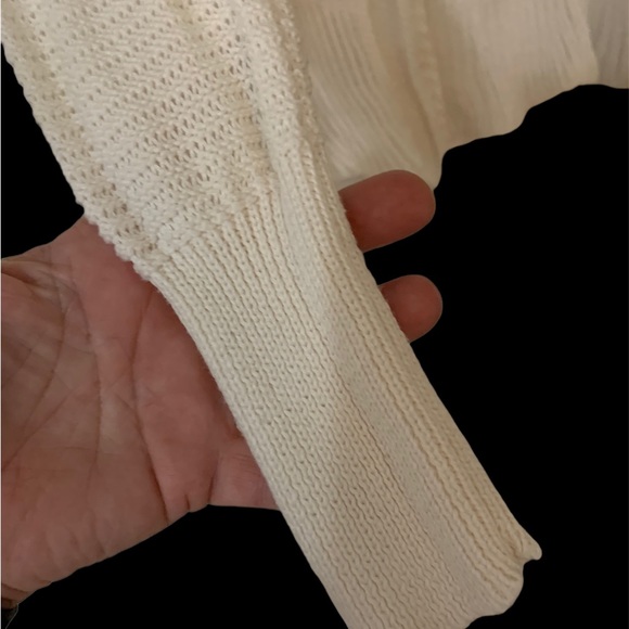 Women’s Banana Republic open-knit cream cardigan size extra small gently used. - Picture 4 of 6